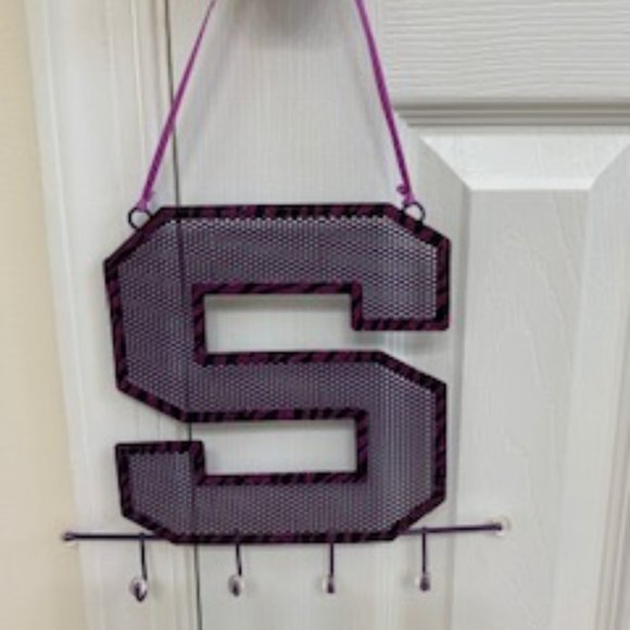 "S” Earring/Jewelry Holder - Picture 1 of 7